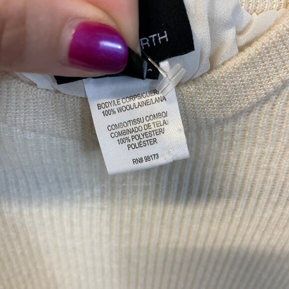 W by Worth Cream White Long Sleeve White Sweater Pleated Back 100% Wool XS - Picture 3 of 6